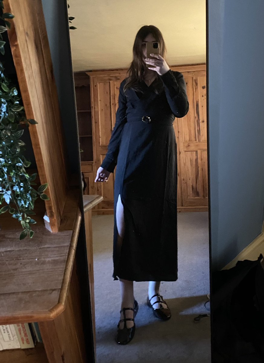 emily 𐂁 tweet media