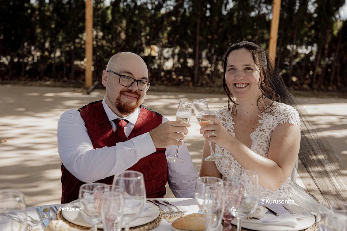 Kuru 👑 📚 - #Zelda40th ❤️💚💙 tweet media