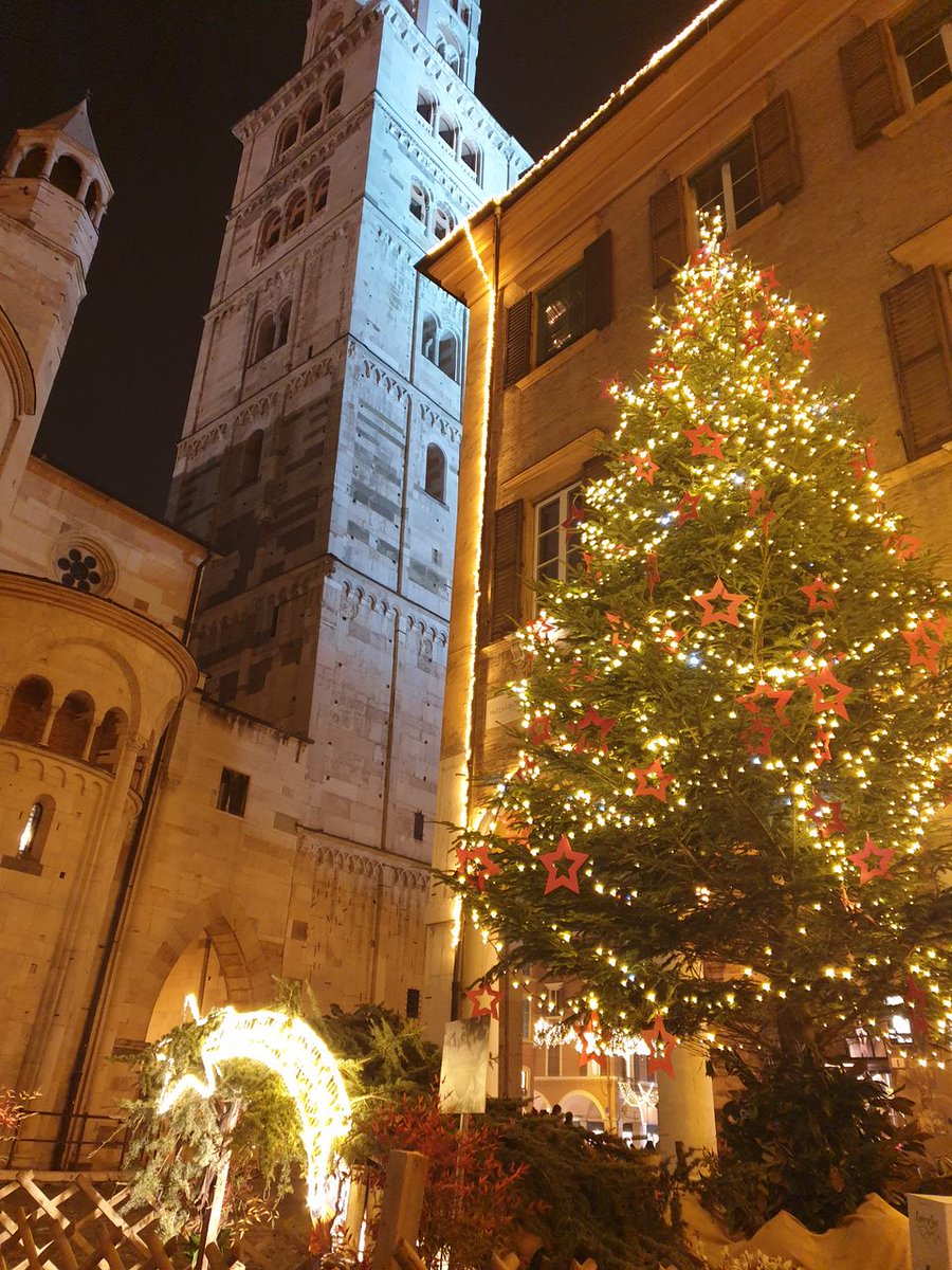 FedeZambelli's tweet photo. I miei migliori auguri di Buon Natale da Modena 🎄🎅🏻

Mes meilleurs vœux de Joyeux Noël depuis Modène 🇮🇹

In tempi difficili, auguro che queste festività e il nuovo anno vi portino una ventata d'aria fresca ☃️ https://t.co/GYEPzafApv