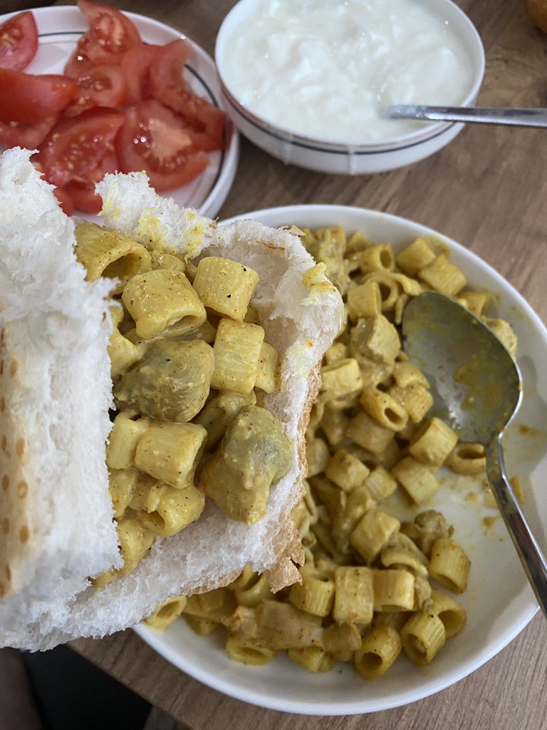 Makarnayı ekmekle yersen tabii ki 71 kg’dan 74 kg’a çıkarsın