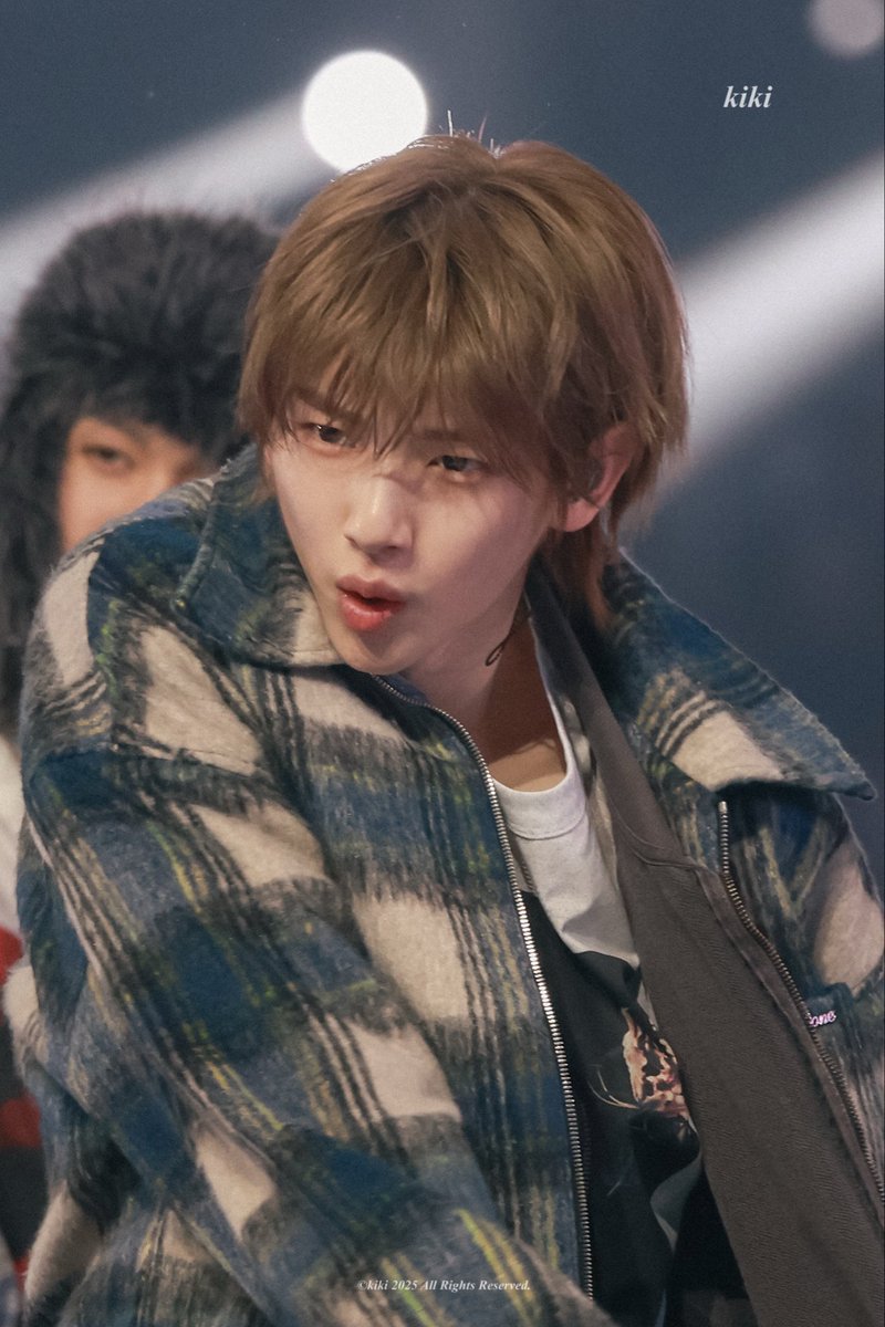lil_juhoon's tweet photo. 251225 가요대전 GO!GO!GO!

#코르티스 #주훈 #CORTIS #JUHOON https://t.co/rdRAM3ZAZA