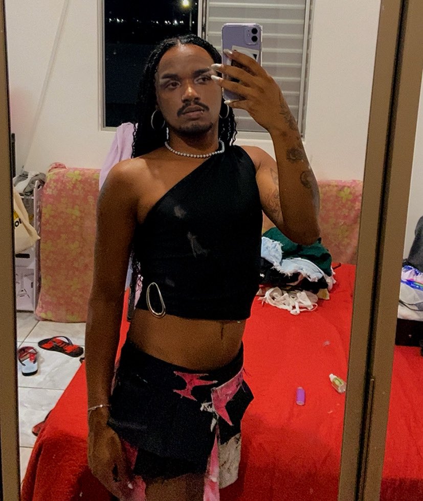 Sunn_boy's tweet photo. Ontem eu confrontei um boiola que teve falas transfóbicas e ele disse que não era transfobico não, que eu estava era com remorso por não ter sentado na pica dele e que eu era só “uma travesti feia”. Será mesmo ? (Ps: EU NÃO SOU TRANS) https://t.co/Wr2ujZfXNs