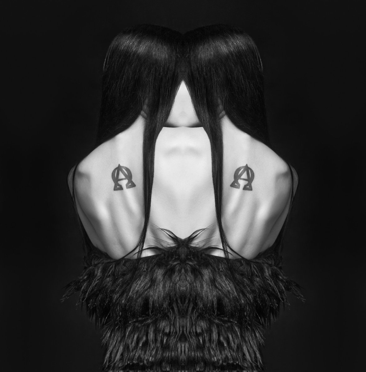 STRIDULUM_band's tweet photo. New shapes grow from old shadows.

#stridulum #vldna #volodina #maritavolodina #darkwave https://t.co/ihUC2Z00gz