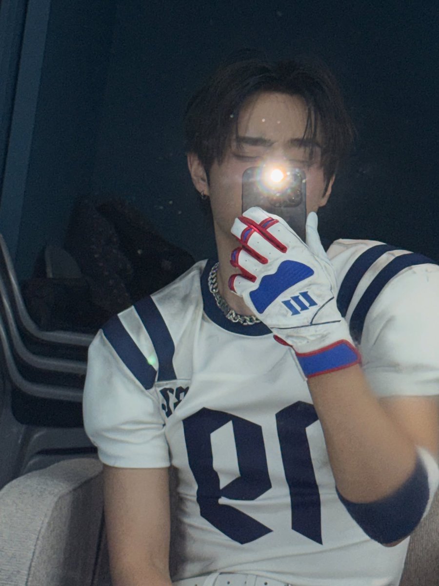 bex 🥚 tweet media