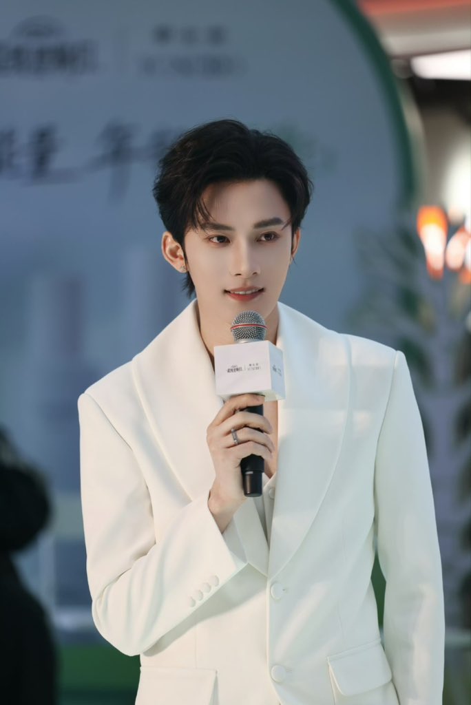 globalDESIRE4_'s tweet image. Desire偷硬盘小分队 UPDATE
weibo.com/7970340627/524…

Merry Christmas ! ! !

#江衡 #OceanJiang #JiangHeng #Desire4