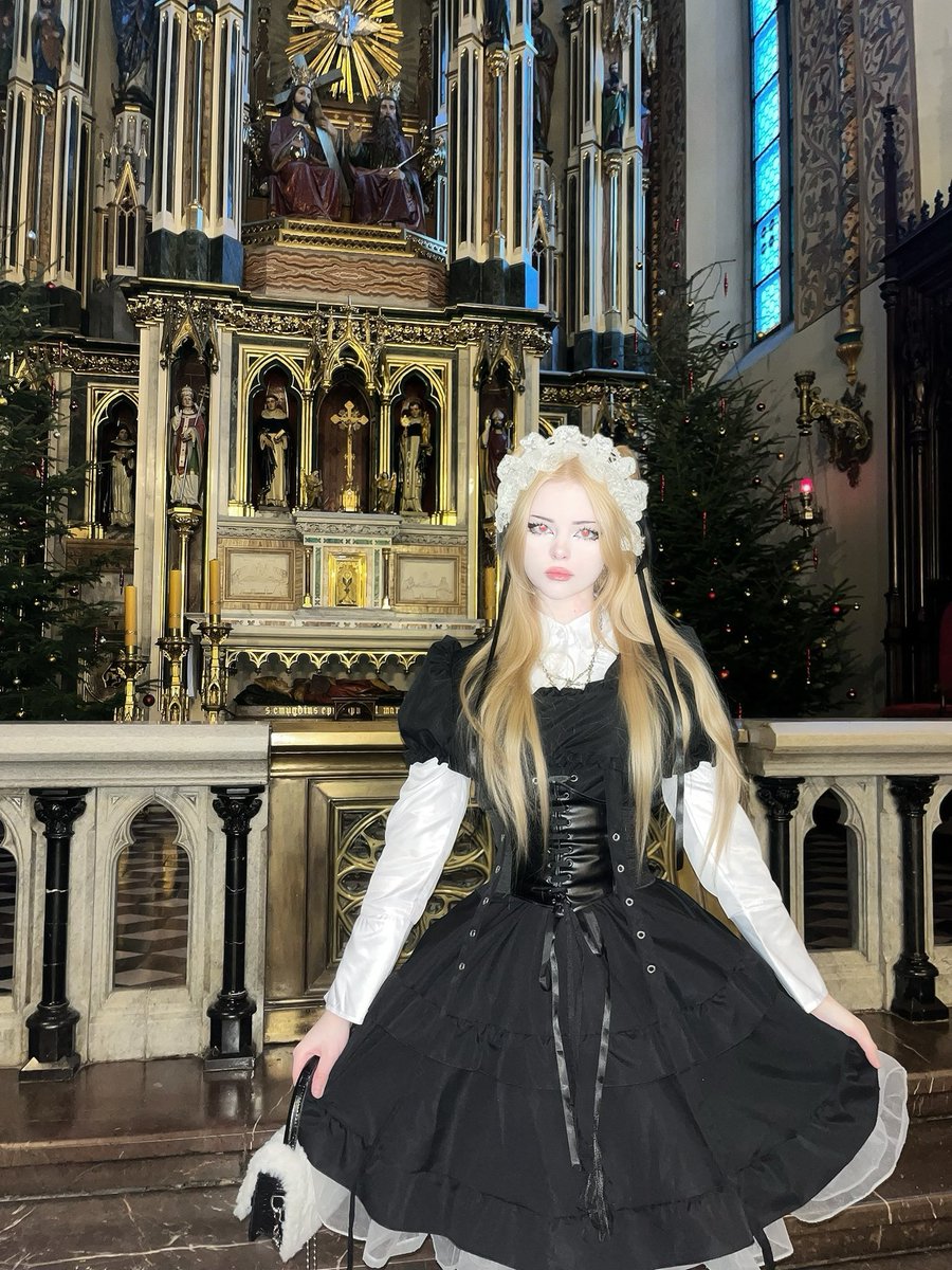 ssuiginto's tweet photo. Merry Christmas #misaamane #cosplayer #cosplay #Christmas https://t.co/5zdaWzMB51