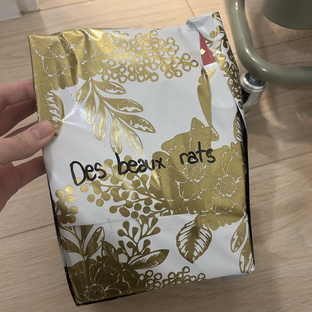 bourdemidieu's tweet image. Jeu : devinez mon prénom à partir de ce qu’il y avait écrit sur mes cadeaux