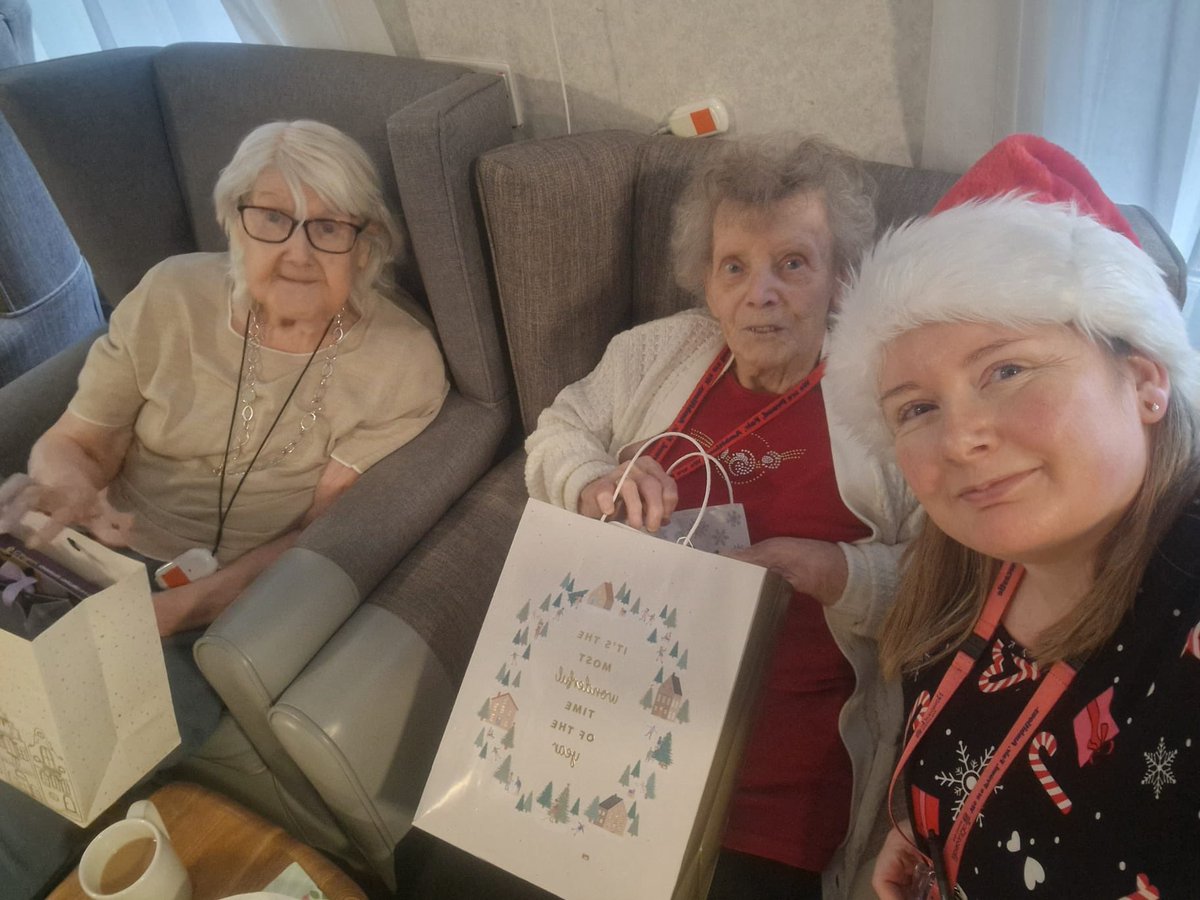 Let’s have a Christmas dance girls #MerryChristmas2025 #Christmas2025