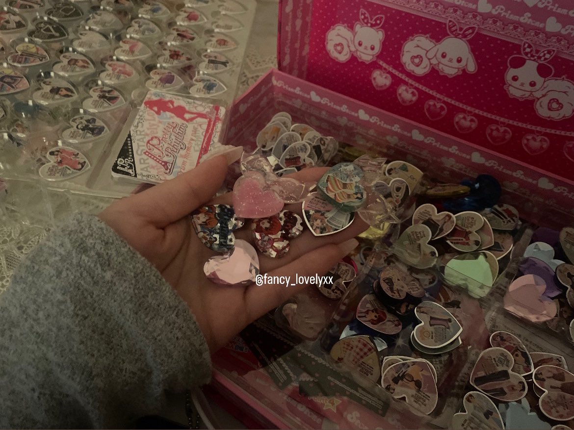 キラキラなプリズムストーンいっぱい集めてたトキメキやばい⸝꙳.⋆🎼