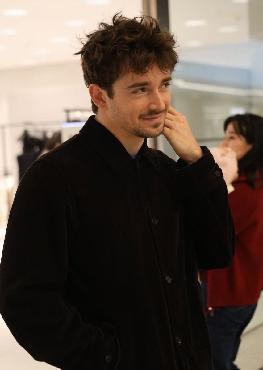 leclercphotos's tweet image. charles leclerc, your best christmas gift