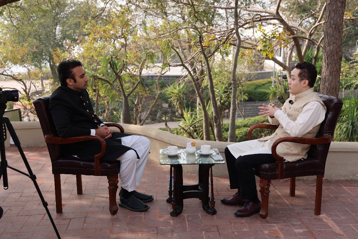 PakistanVARA's tweet photo. Founder of TRON, @justinsuntron, in Pakistan. 

He had productive meetings with senior leadership of the country on the future of blockchain and digital assets. Mr. Sun also sat down for an interview with @BilalBinSaqib, Chairman PVARA, and visited Islamabad, including Faisal Mosque and other key landmarks.