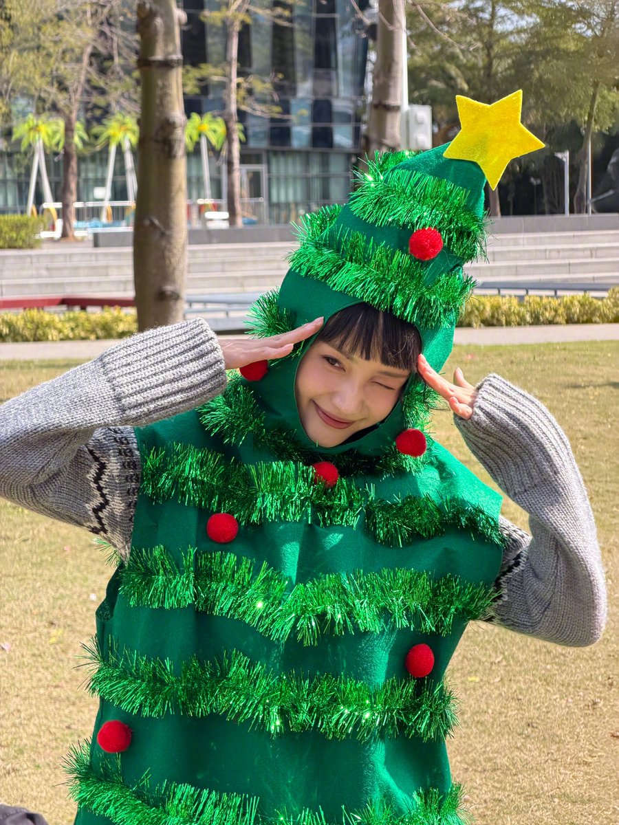 트리옷입은거가참귀엽네