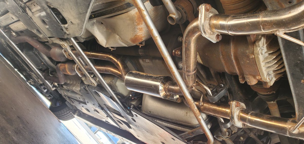 使用しているマフラーを軽く紹介しようじゃないか ヤフオクで44000円で