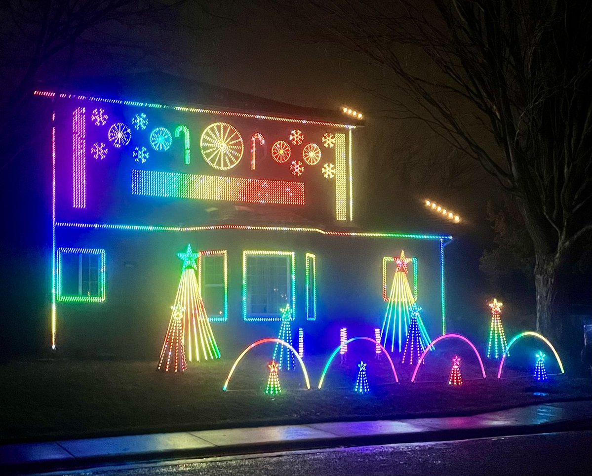 StatueLeft's tweet image. Merry Christmas 🎄 🎅