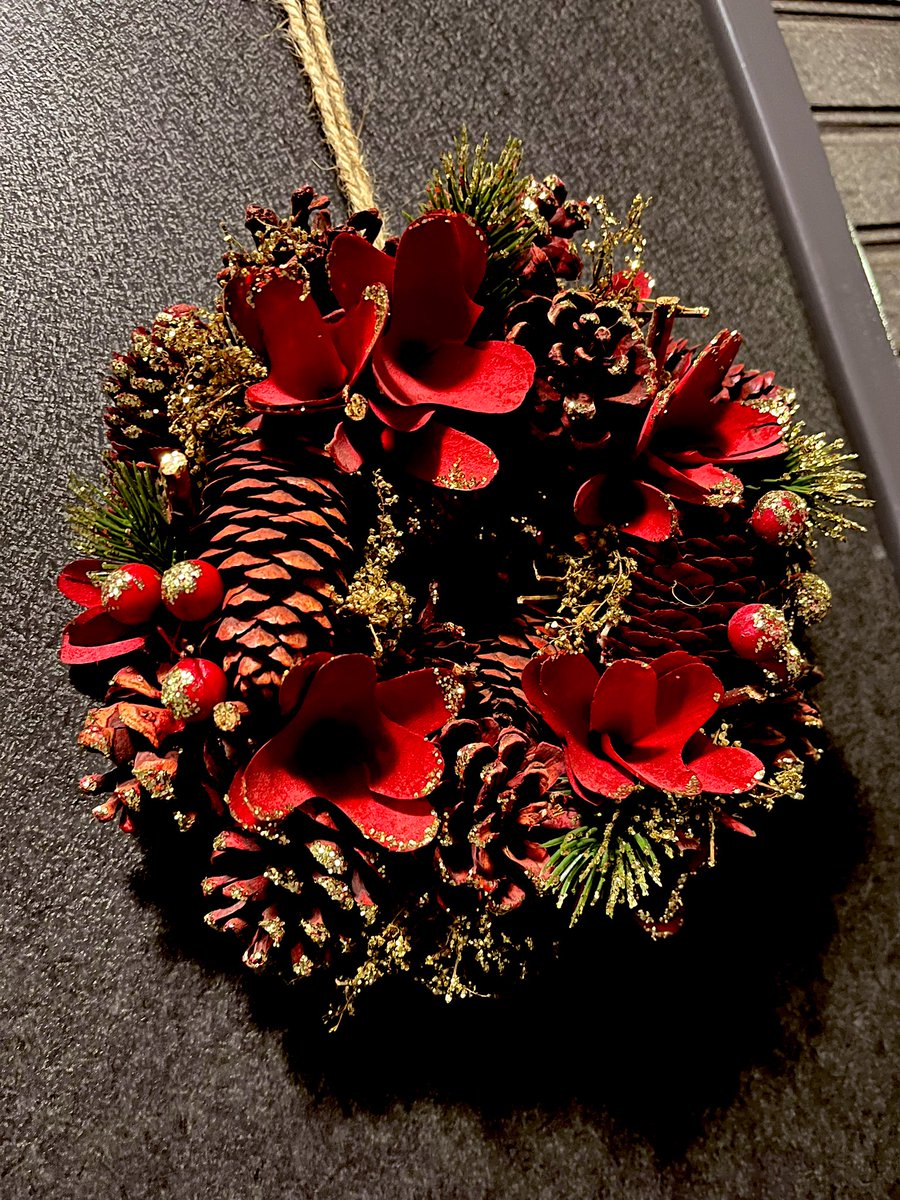 𝐻𝑎𝑝𝑝𝑦 𝑀𝑒𝑟𝑟𝑦 𝐶ℎ𝑟𝑖𝑠𝑡𝑚𝑎𝑠🎅🏻💖🎄⭐️.*
皆さん良きクリスマスを過ごせましたか～！玄関のリースともお別れか🥹時過ぎるの早し～～
2025年も残り僅か🫶🏻がんばりまっしょい✌︎