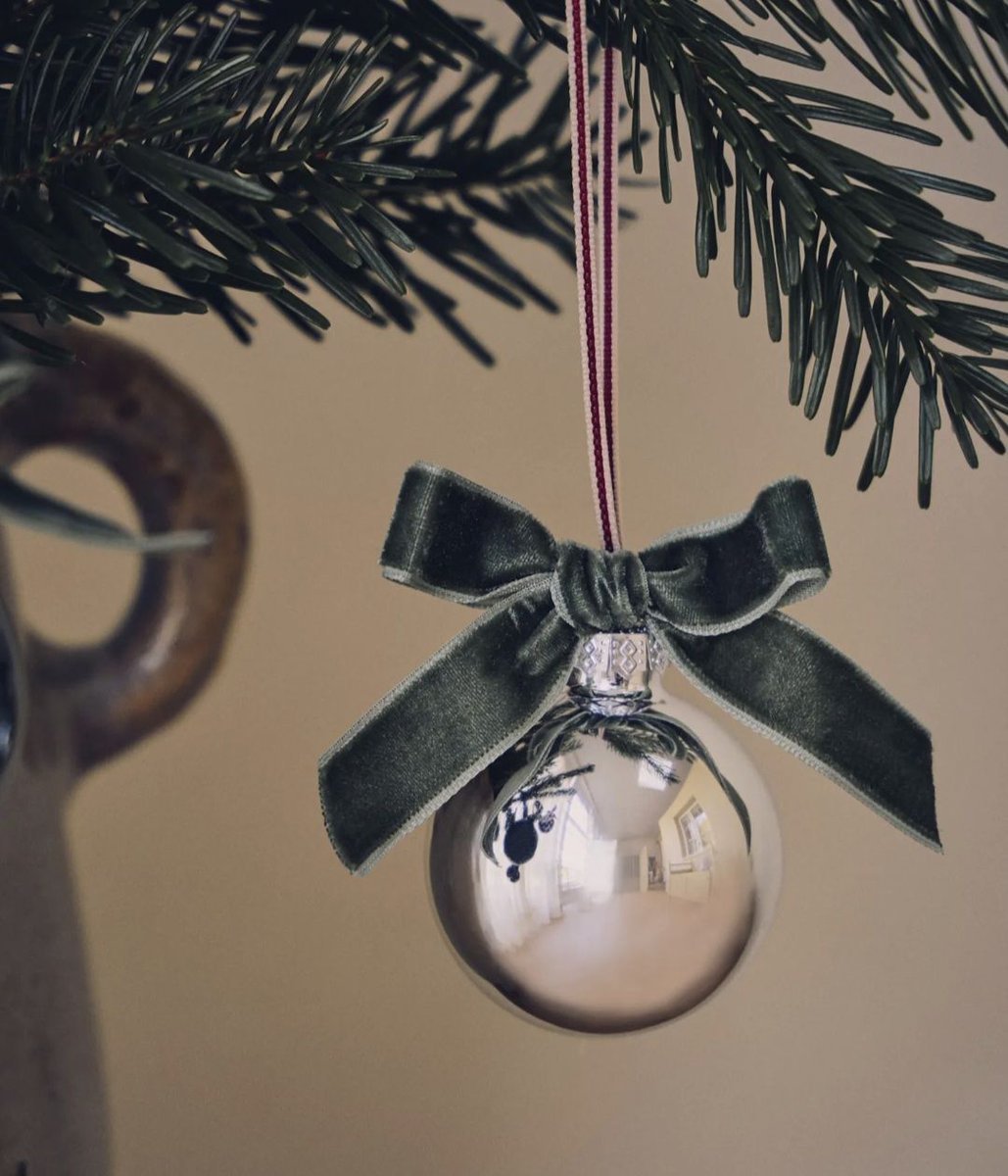 Modelor_interim's tweet photo. JOYEUSES FÊTES
L’agence Modelor vous souhaite, ainsi qu’à vos proches, de merveilleuses fêtes de fin d’année, illuminées de beaux moments et d’histoires à partager.
#interim #luxe #paris #JoyeuxNoël #MerryChristmas2025 https://t.co/QVnsgkbfq4