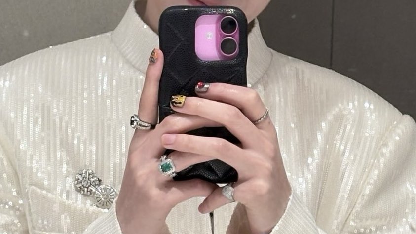 bndxriwoo's tweet photo. riwoo's nails is so pretty https://t.co/YKb4XR0dgo