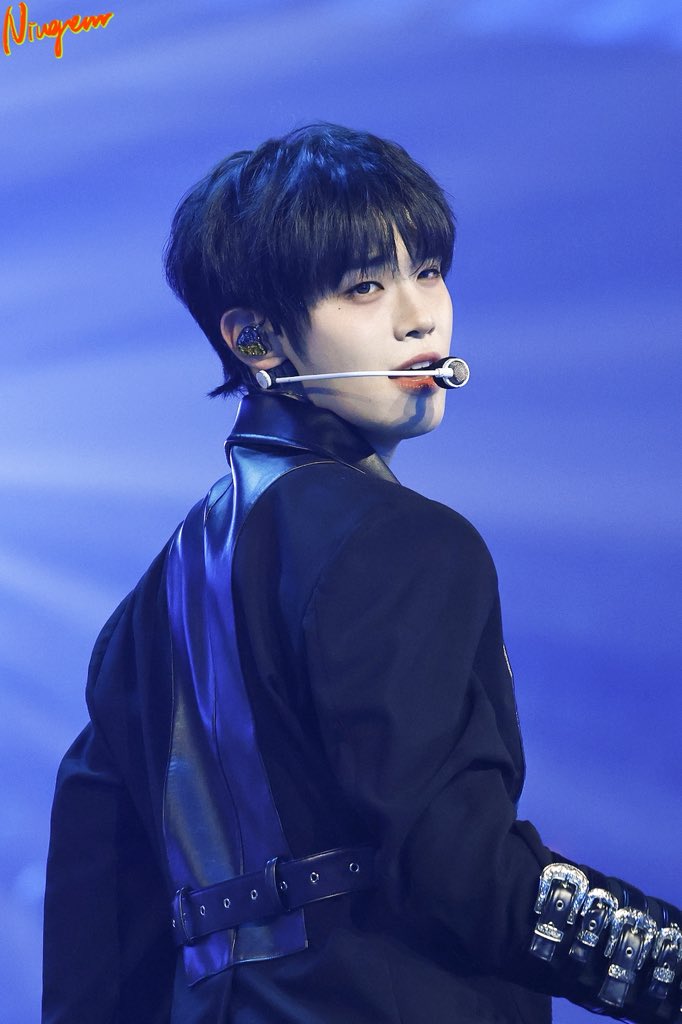 biubiuningerrr's tweet image. 251225 SBS 가요대전

🪽

#김태래 #KIMTAERAE #キムテレ 
#ZB1 #ZEROBASEONE #제로베이스원