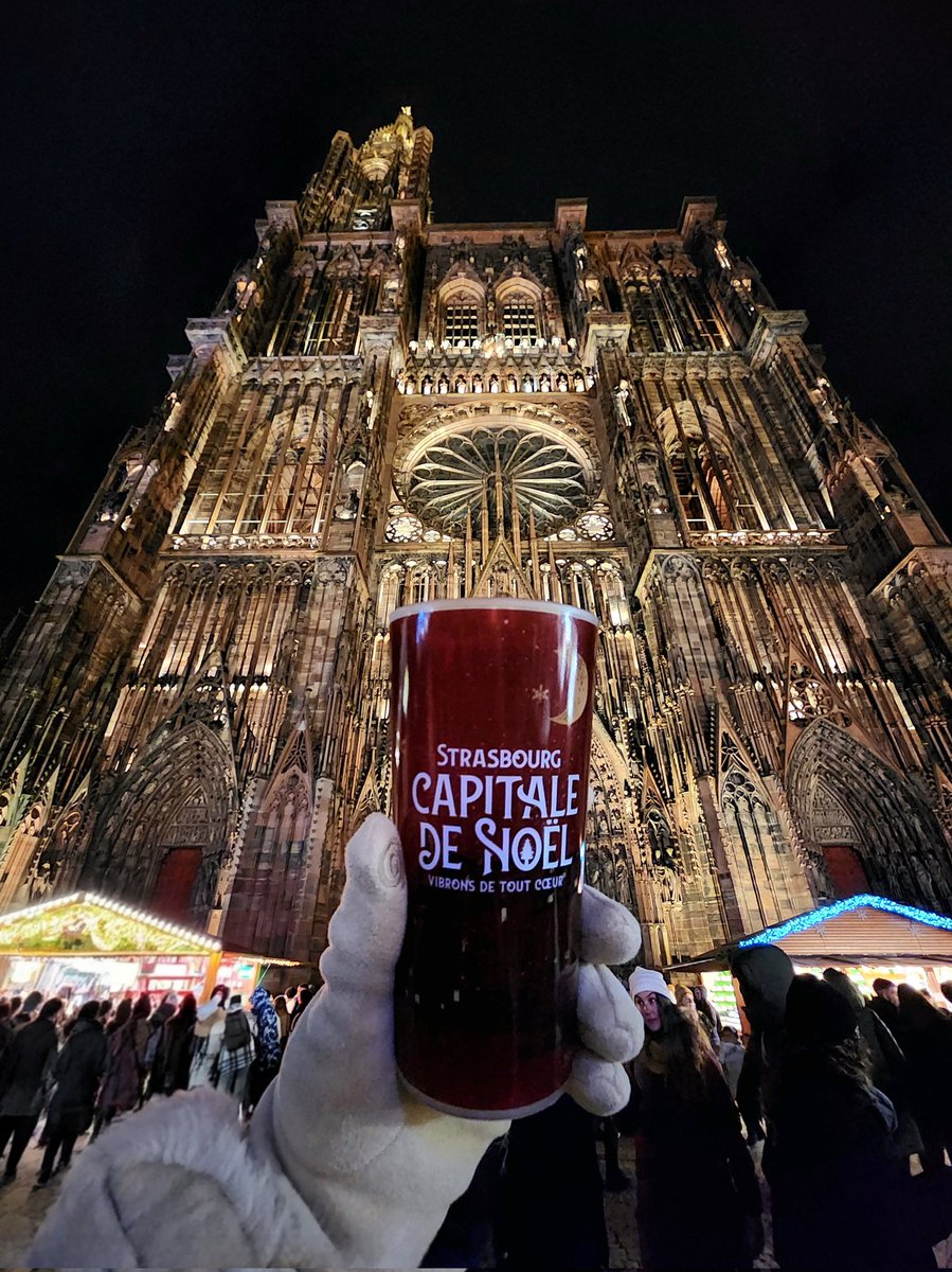 Noelin başkenti neden Roma değil ya da Vatikan? Christmas market diyince de Almanya'nın bütün şehirlerini sayarız ama İtalyanın adı bile geçmiyo neredeyse. Strasbourg da Fransada bu arada.