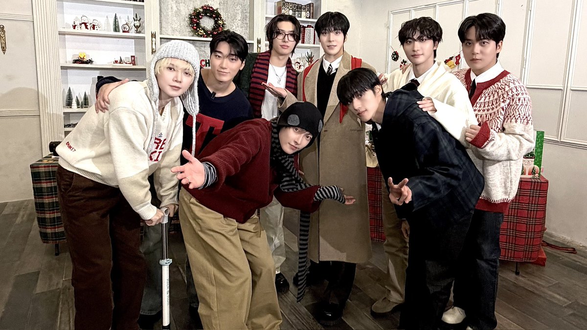 8tiny1bb's tweet image. just a girl yapper and her favorite groups against the world 💌