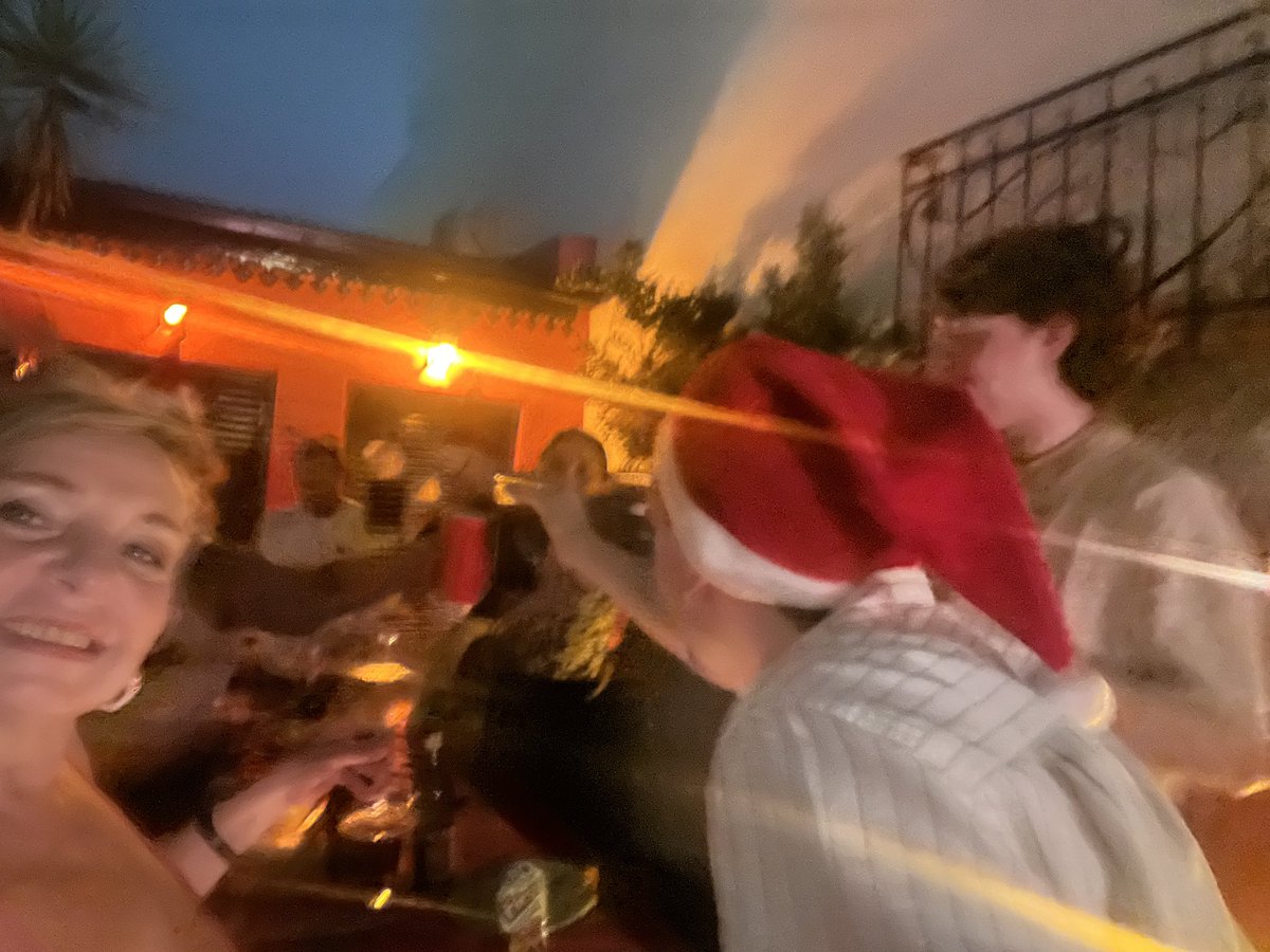 Feliz Navidad para lxs creyentes… y felicidades para todxs lxs que festejamos en diversidad estas fiestas mas allá de las creencias 🎄🤶