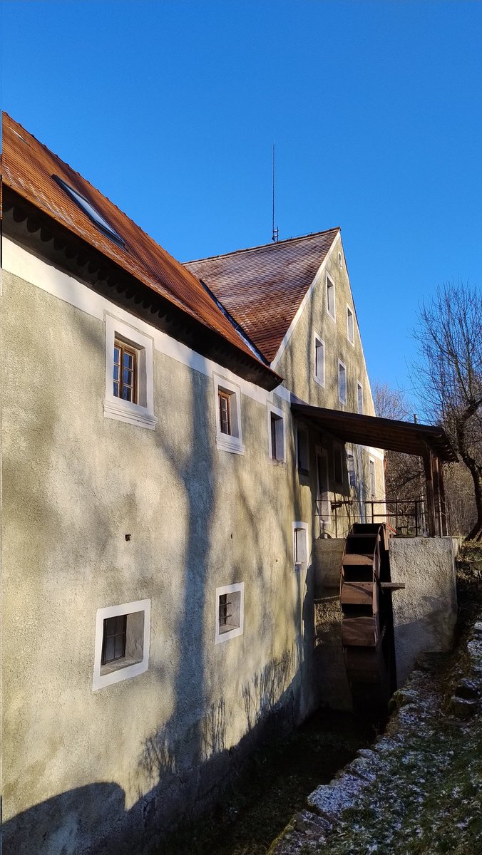 Jablonecak30362's tweet photo. Návštěva bývalého mlýna v obci Krásný Les u Frýdlantu. To byl pro mě úplný ráj. Těch starých věcí, co tam měli. 1/4 🤗😂👍
#KrasnyLes
#mlyn https://t.co/INgLyzfHfk
