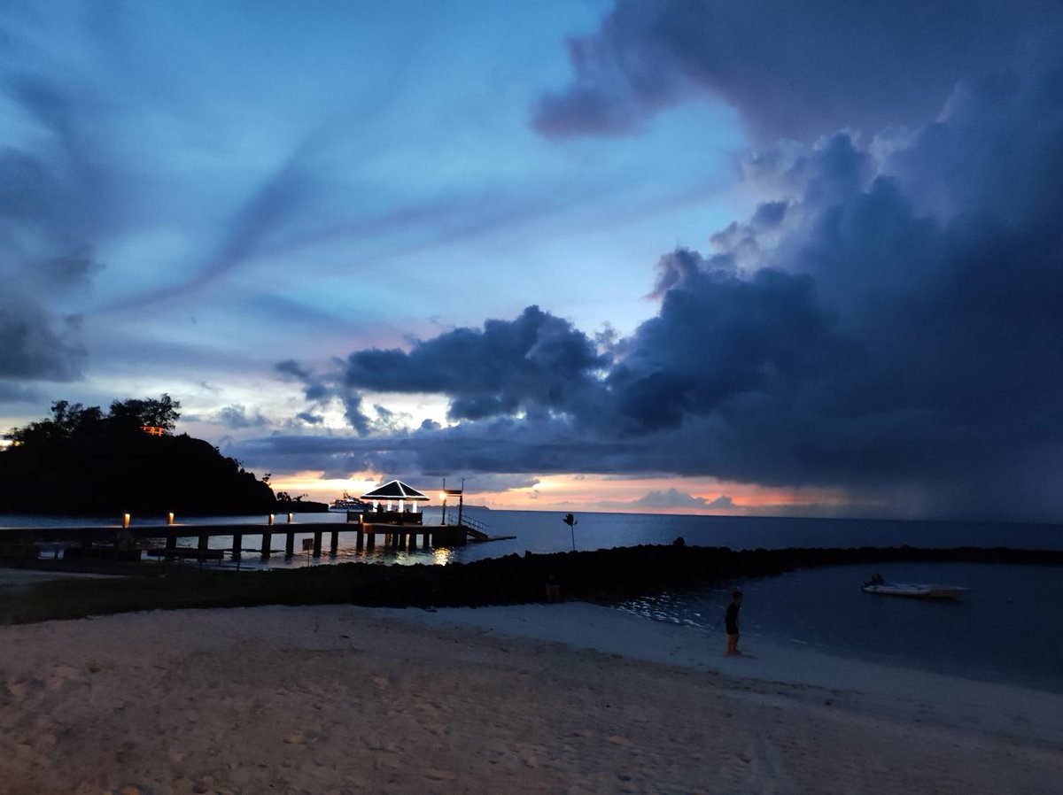 systemf00641's tweet image. パラオ共和国🌊🌴✨✨
夕焼け🌅🌛🌠✨✨