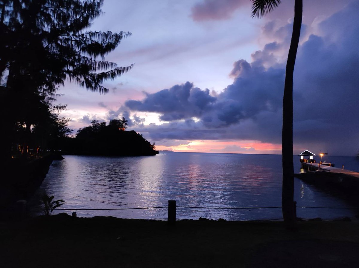 systemf00641's tweet image. パラオ共和国🌊🌴✨✨
夕焼け🌅🌛🌠✨✨
