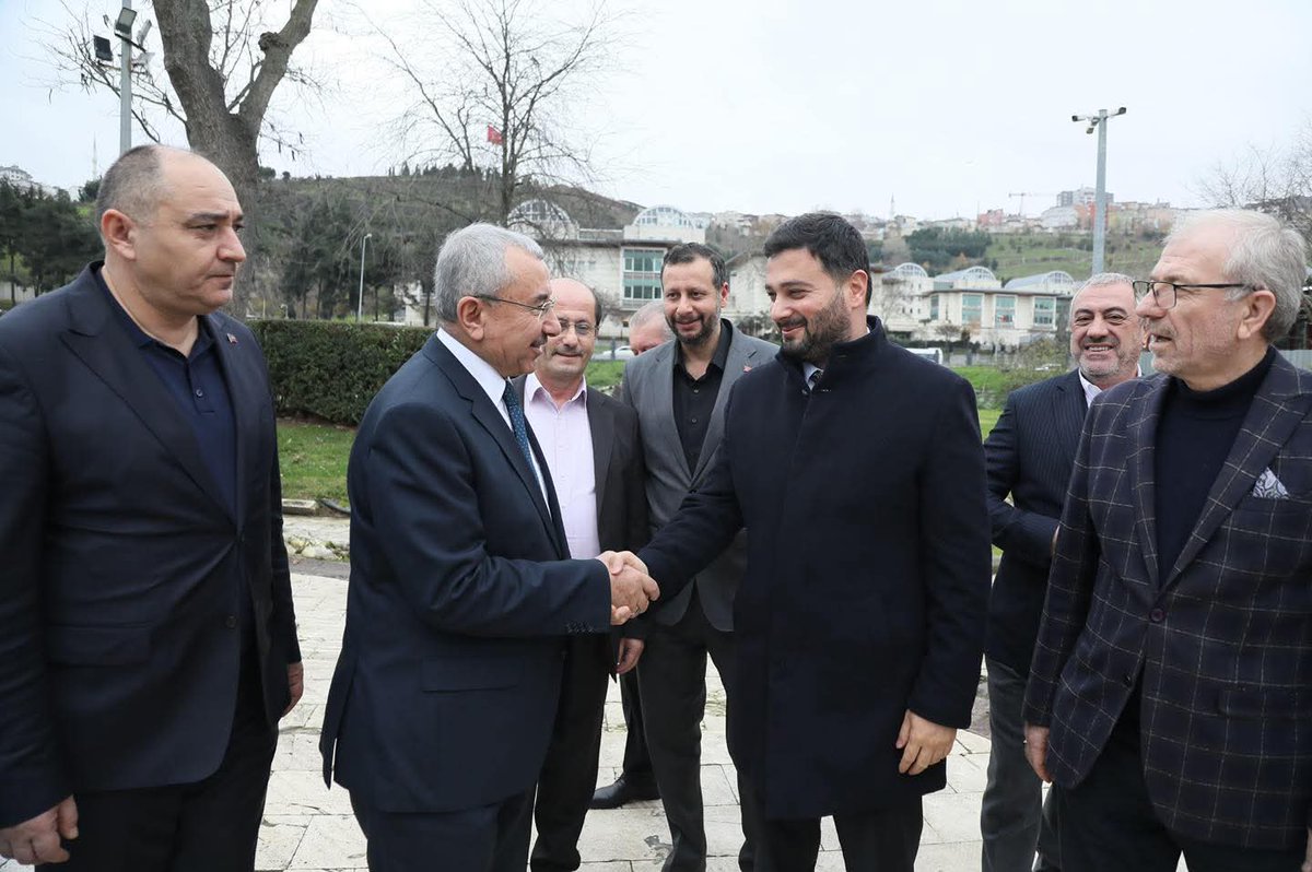 İstanbul Milletvekili &amp; Sivas Platformu Başkanımız Sn. İsmail Erdem ve Sivas Platformu icra kurulu üyelerimizle Kağıthane Belediye Başkanımız Sn. Mevlüt Öztekin'e, nezaket ziyaretinde bulunduk. Mevlüt Bey’e hoş sohbetleri ve misafirperverliği için teşekkür ederiz.