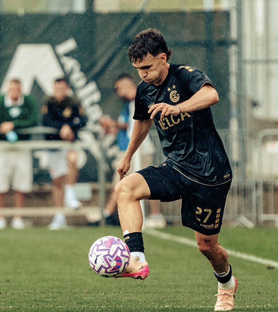 🚨Tomás Verón Luppi jugará en Nacional 🇺🇾.
*️⃣El futbolista llega cedido a préstamo por un año y con una opción de compra por el 80% de u$s 600.000 desde el Grasshopper. #TratoHecho