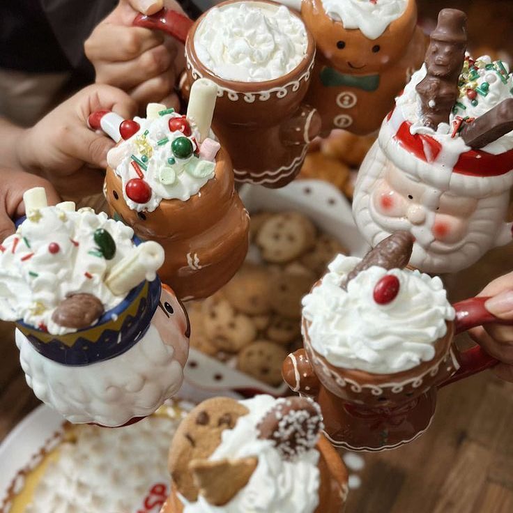 crimsonscheme's tweet image. home for the holiday!! 
— so glad dad could keep a secret and 
let us come surprise the family. ✨🎄🎁