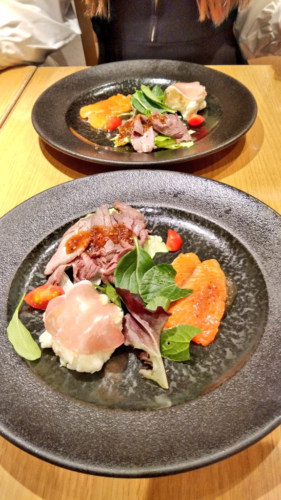 daakool's tweet image. メリークリスマス( ﾟ∀ﾟ)人(ﾟ∀ﾟ )
紺谷は、イタリアンレストランで、クリスマスディナーでした‼️
#クリスマス
#メリクリ