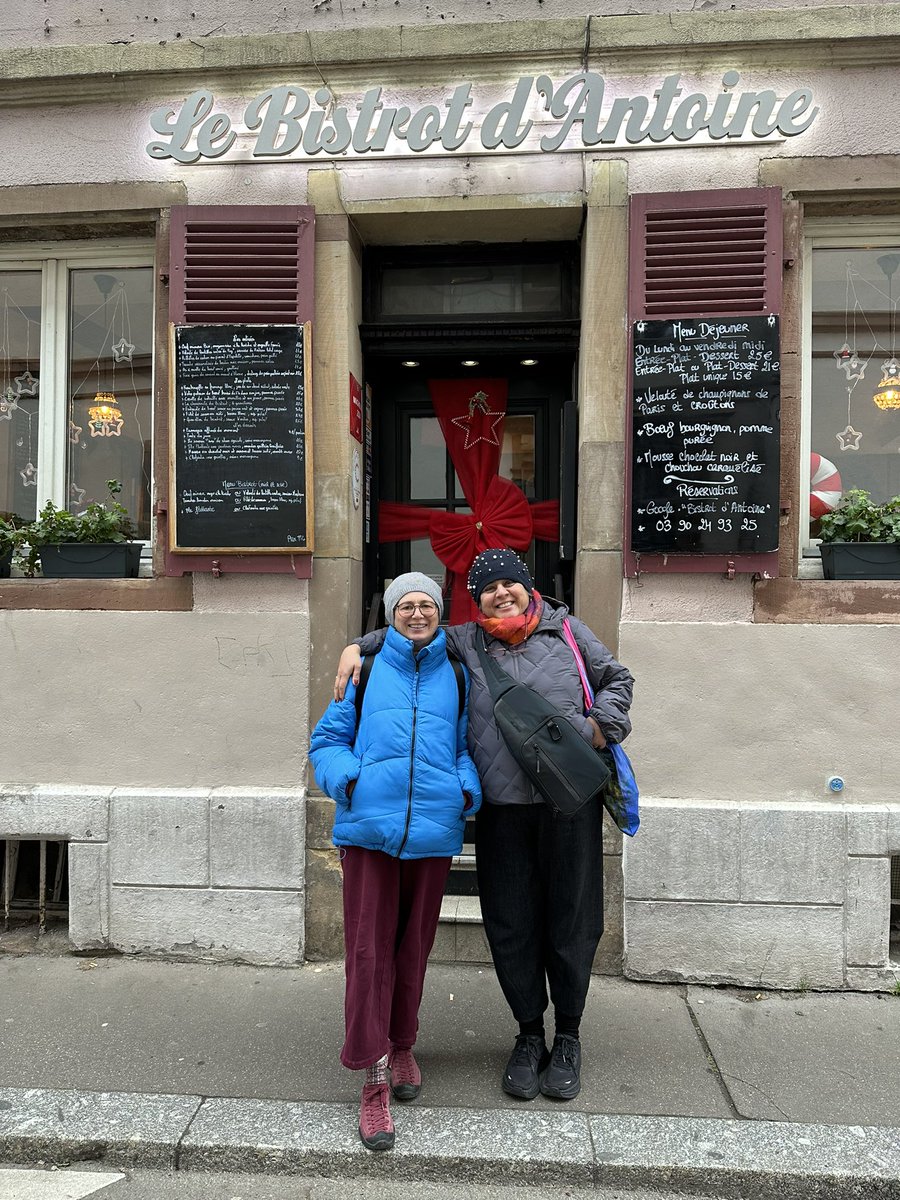 tcoskun's tweet photo. Dijital tarihime not: kuzenim Arzu’yu Noel zamanı ziyaret ediyoruz. Önce Strasbourg 2025 biterkene… https://t.co/fNb0gNF9gI