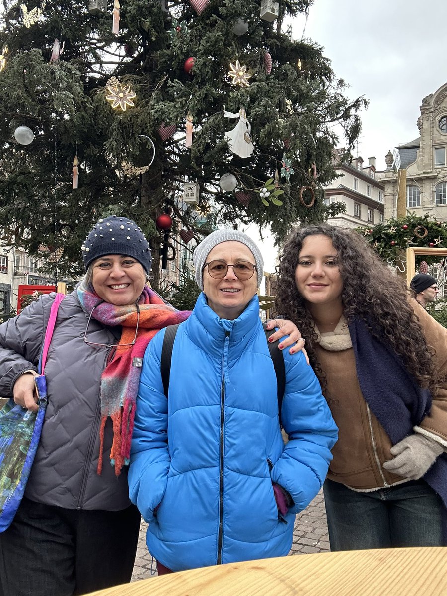 tcoskun's tweet photo. Dijital tarihime not: kuzenim Arzu’yu Noel zamanı ziyaret ediyoruz. Önce Strasbourg 2025 biterkene… https://t.co/fNb0gNF9gI