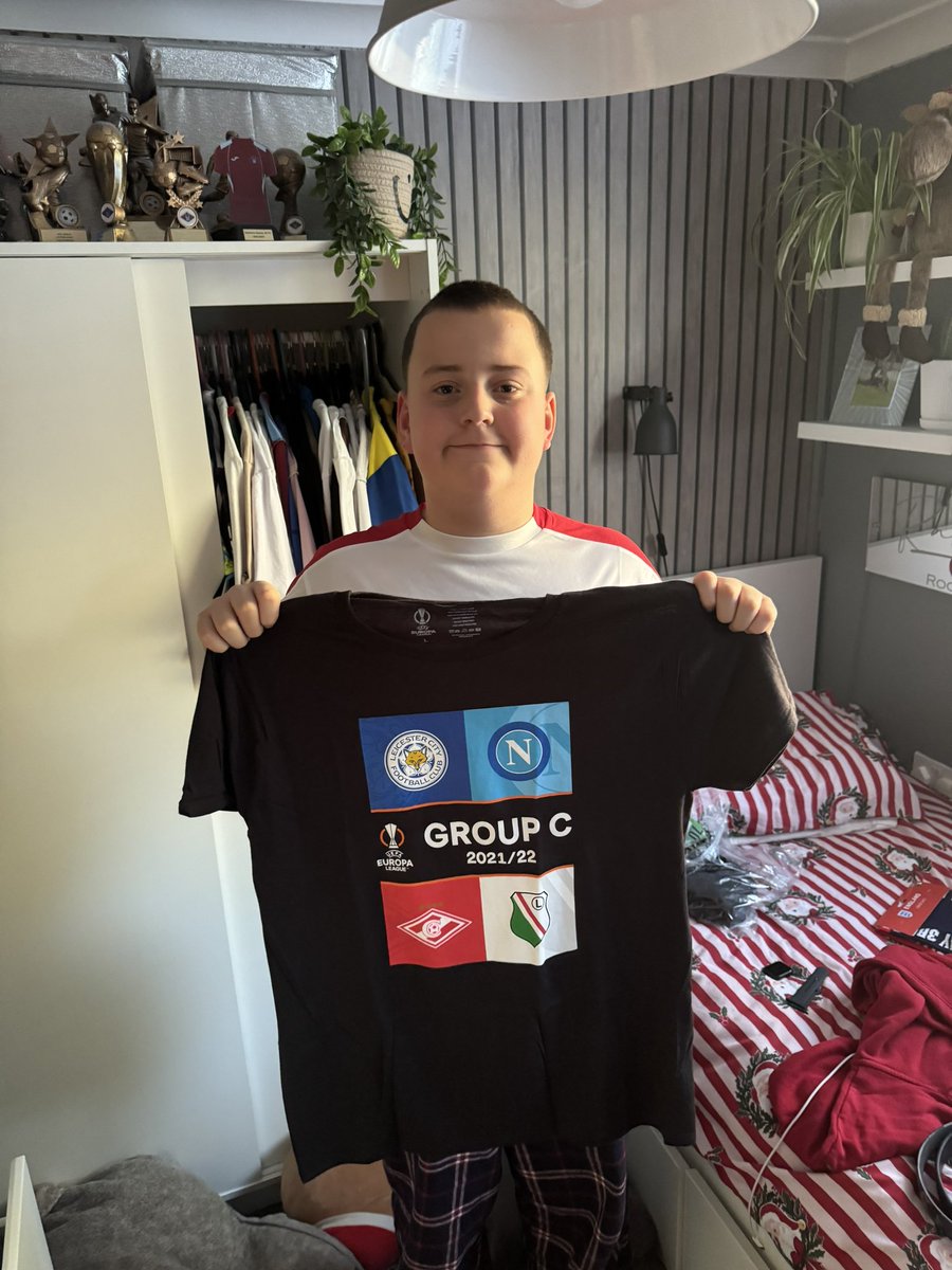 JAFCJ5's tweet image. Brothers buzzing