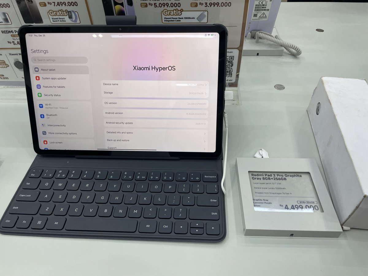 angeelds_'s tweet photo. @XiaomiIndonesia halo min, aku tadi ketinggalan barang. Tumblr masih dalam kotak di gerai Xiaomi Summarecon Mal Bekasi, sempat saya fotokan. Mohon dibantu apakah barang yang yg tertinggal masih ada? 🙏🏻 https://t.co/nKUFeATdXj