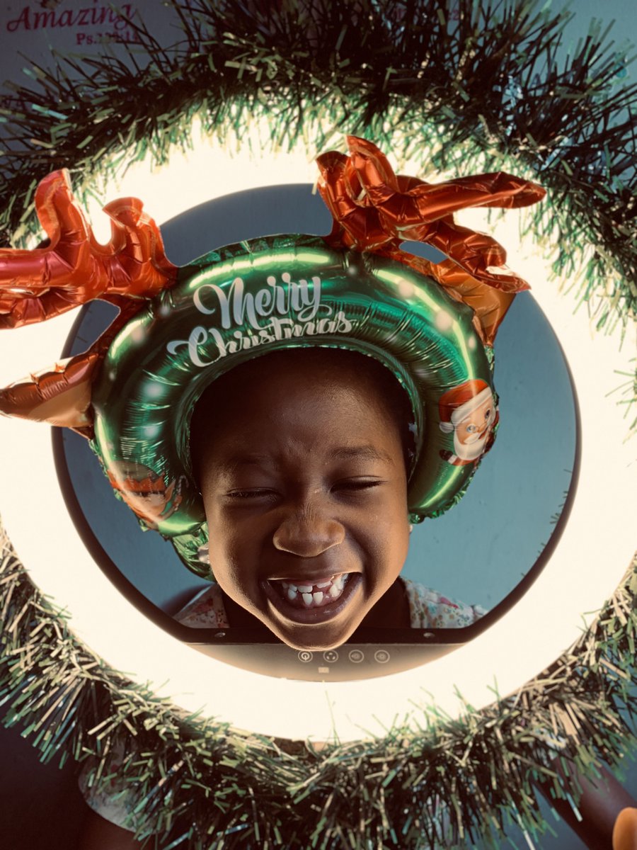 Ebun_mide's tweet photo. ...... And a Merry Christmas to you too 💞💞💞💞 https://t.co/UJw9SNJiPK