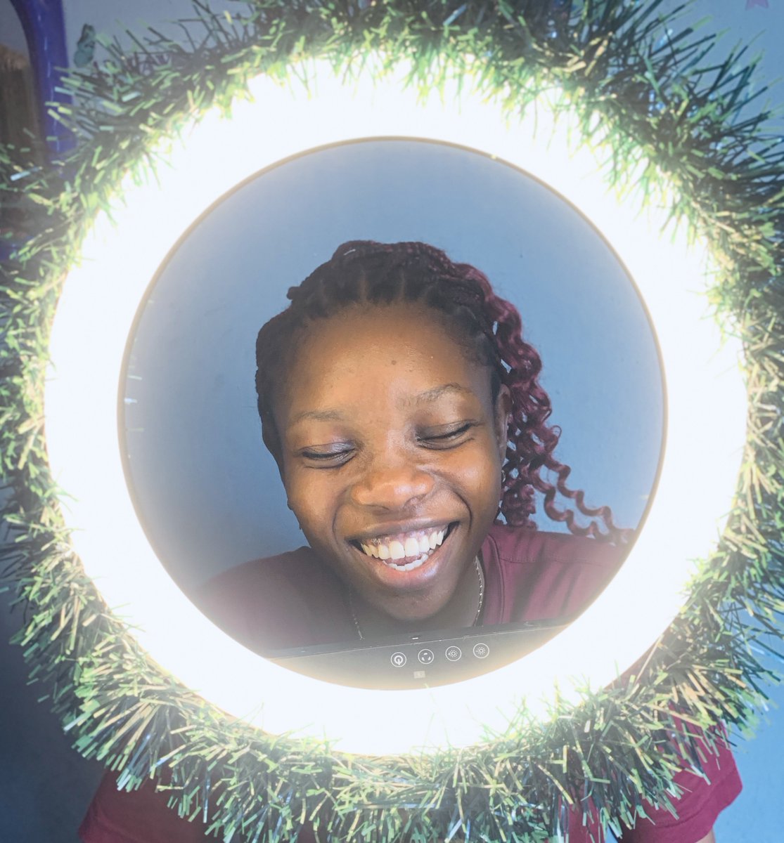 Ebun_mide's tweet photo. ...... And a Merry Christmas to you too 💞💞💞💞 https://t.co/UJw9SNJiPK