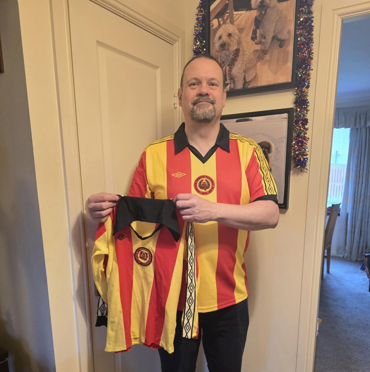 Good timing to get a Thistle retro top for Christmas. Had just about outgrown the original! 🇧🇪