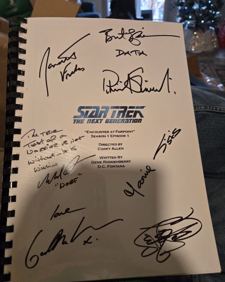 RaccTTV's tweet image. When you are in your Star Trek era abd your lady appeals to your theatre side....