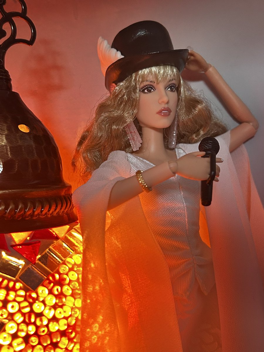 Caitywildheart's tweet photo. Introducing Stevie Bella Donna Barbie today ✨🌙 

#stevienicks #stevienicksbarbie #fleetwoodmac #christmas https://t.co/m63g1wMEyt