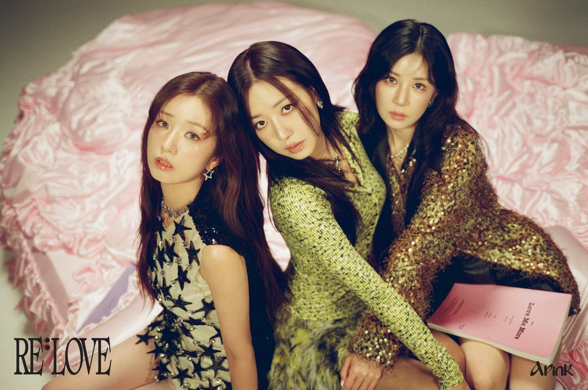Apink_2011's tweet photo. Apink 11th Mini Album [RE : LOVE]
CONCEPT PHOTO #3
MY VER

💞 2026.01.05 MON 6PM (KST)

#에이핑크 #Apink
#박초롱 #윤보미 #김남주
#RE_LOVE #LoveMeMore https://t.co/dJgCF1WrXl