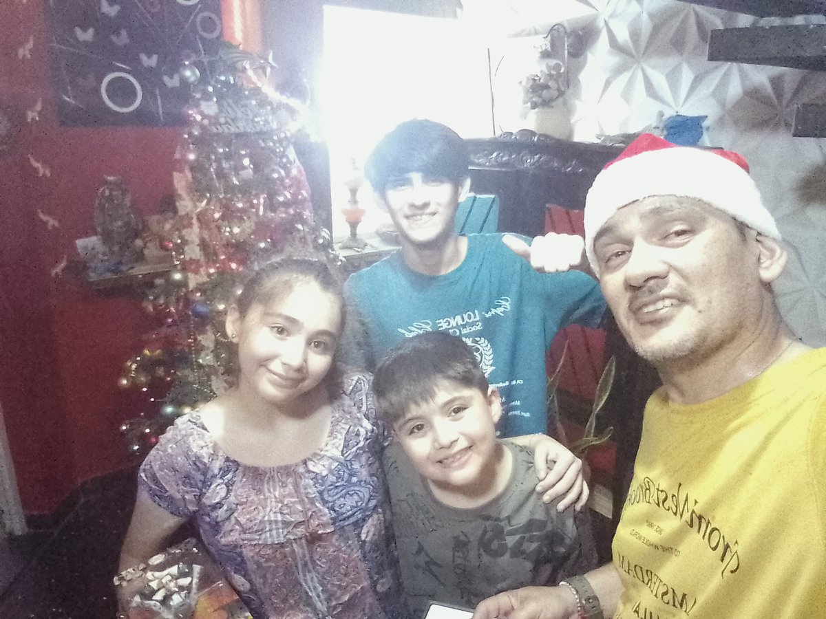 fasanmax's tweet photo. #NavidadEnTN

Feliz Navidad para todos... 
Salud, amor y trabajo a los argentinos. 
Desde Sgo para mundo https://t.co/KcEqydxkVE