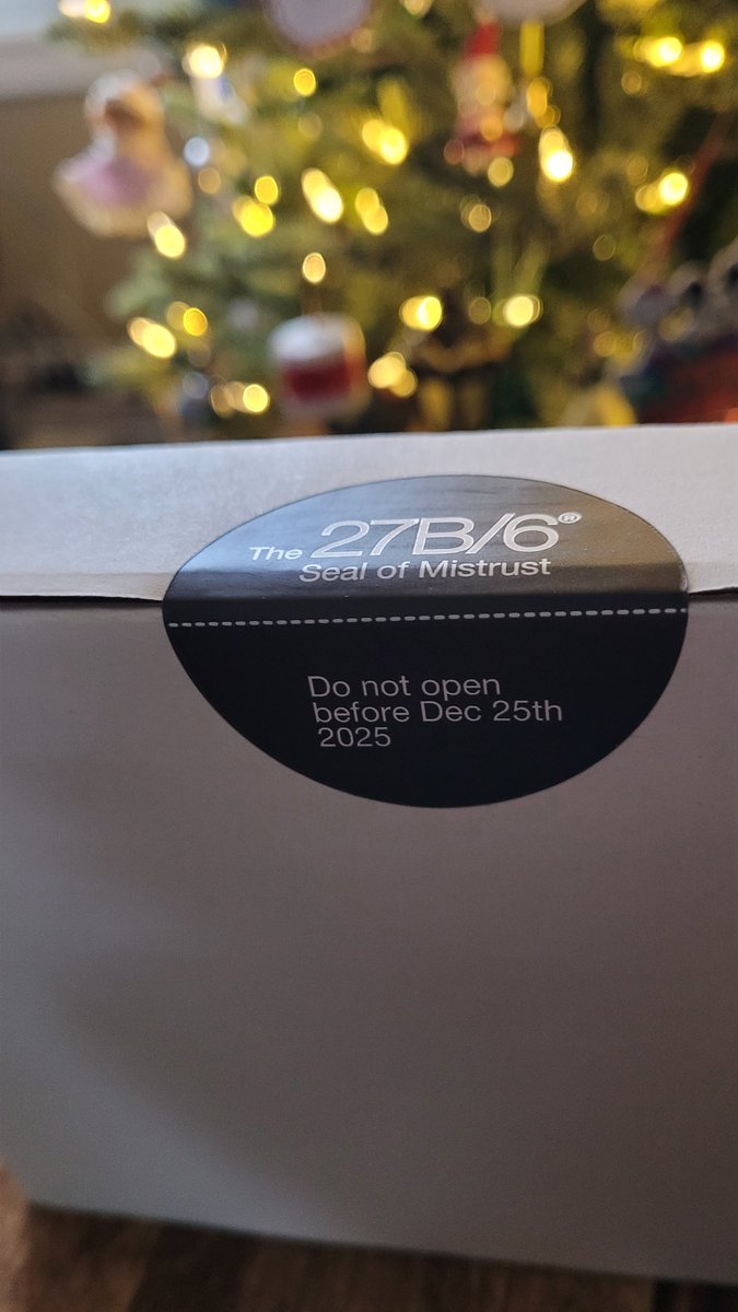 Jodster99's tweet photo. Took the risk to order myself "the perfect gift for a loved one, coworker, or yourself if nobody ever gives you anything decent." 

@27bslash6 Disappointment avoided. Simply amazing. https://t.co/Bp3wc34V99