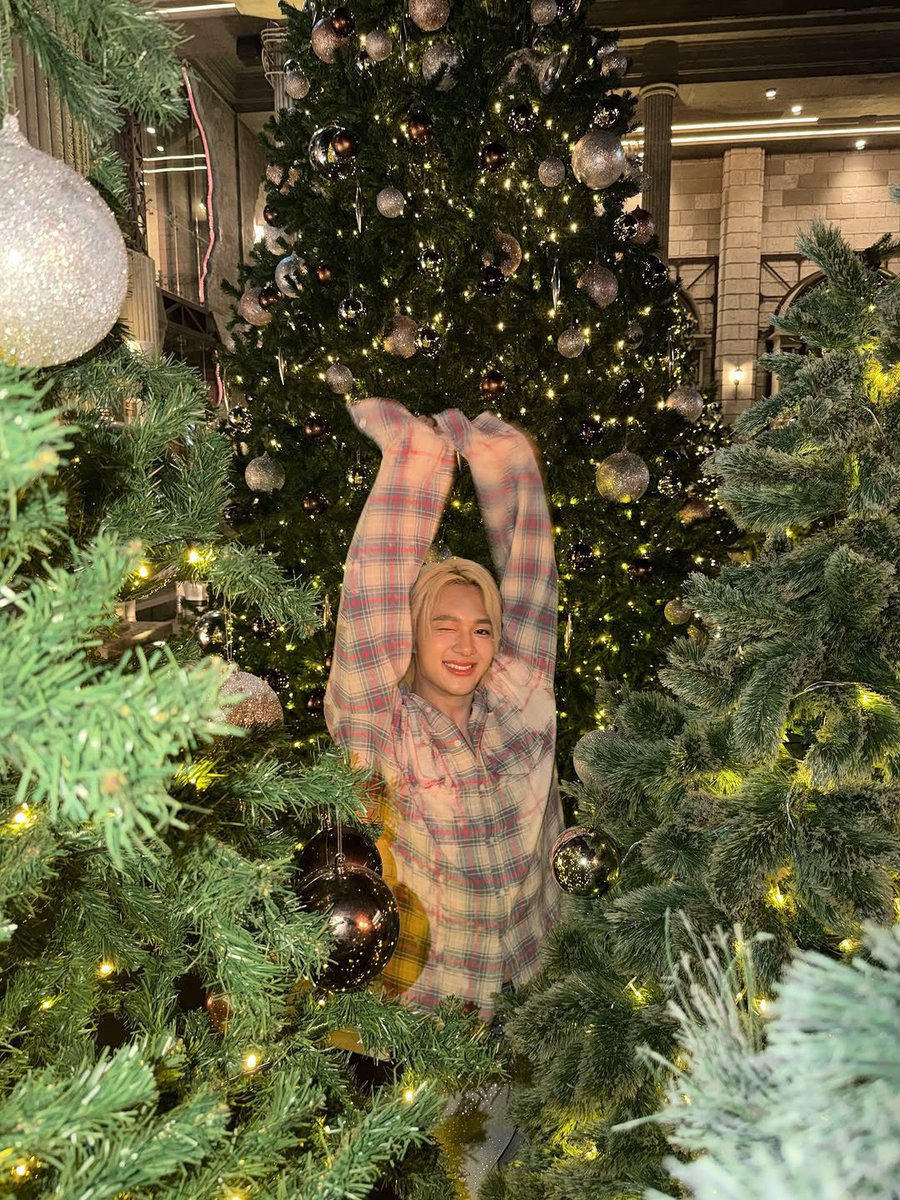 mycwrzp's tweet image. IG : new_cwr

🎄🤍🐈

˚𖤐 @CwrNew 𖤐˚
#NuNew #NanaNu