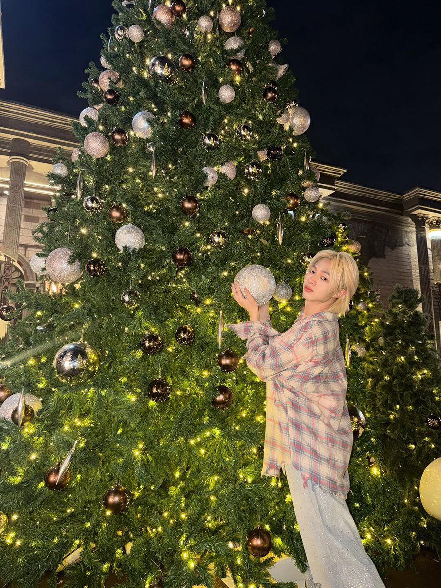 mycwrzp's tweet image. IG : new_cwr

🎄🤍🐈

˚𖤐 @CwrNew 𖤐˚
#NuNew #NanaNu