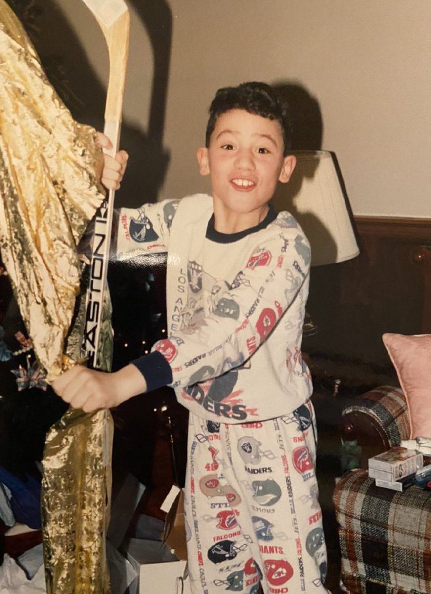 spittinchiclets's tweet photo. MERRY CHRISTMAS CHICLETS NATION! 🎅🎄

What did you find under the tree this morning? https://t.co/neSXFHqQLP