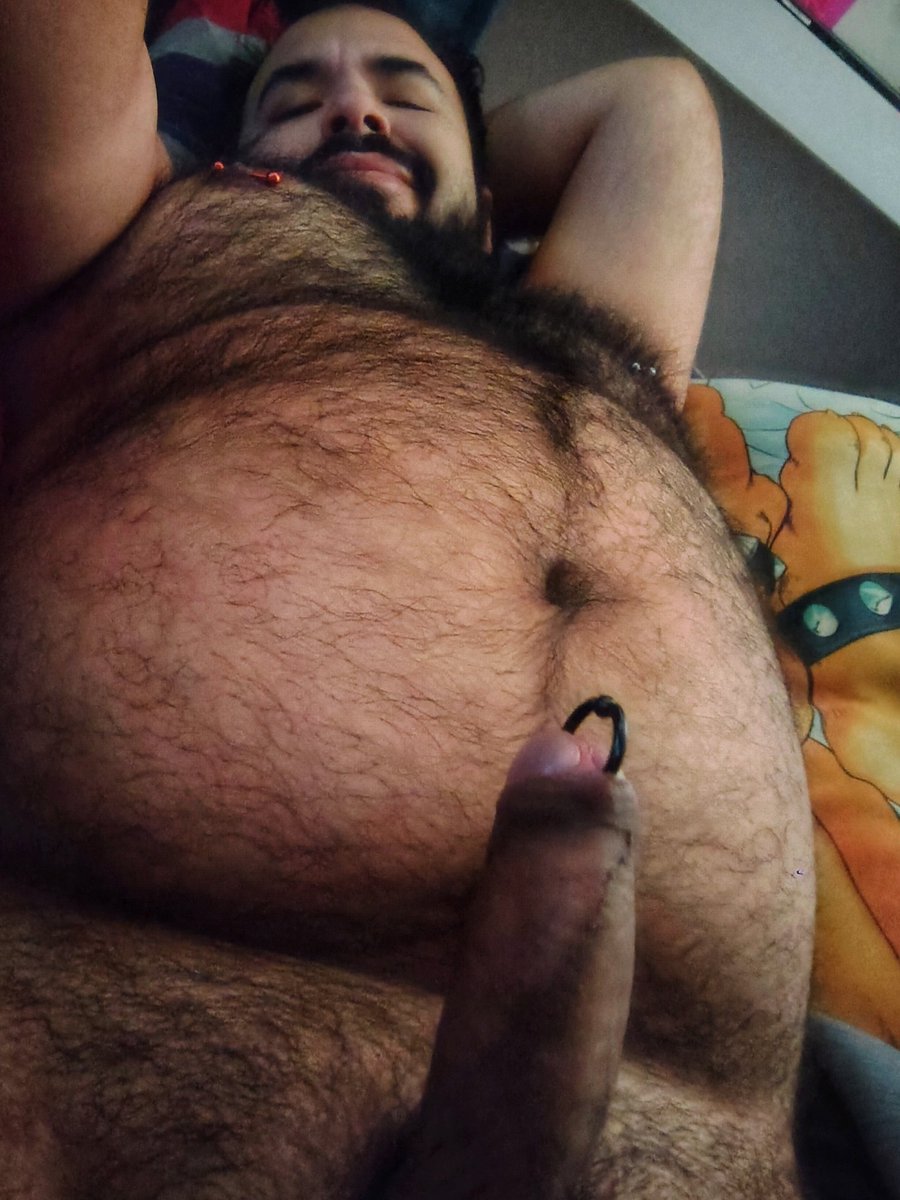 Rubbear_Rick's tweet photo. Happy holidays, belly full of Christmas dinner 😋 https://t.co/T65gQ7wleb