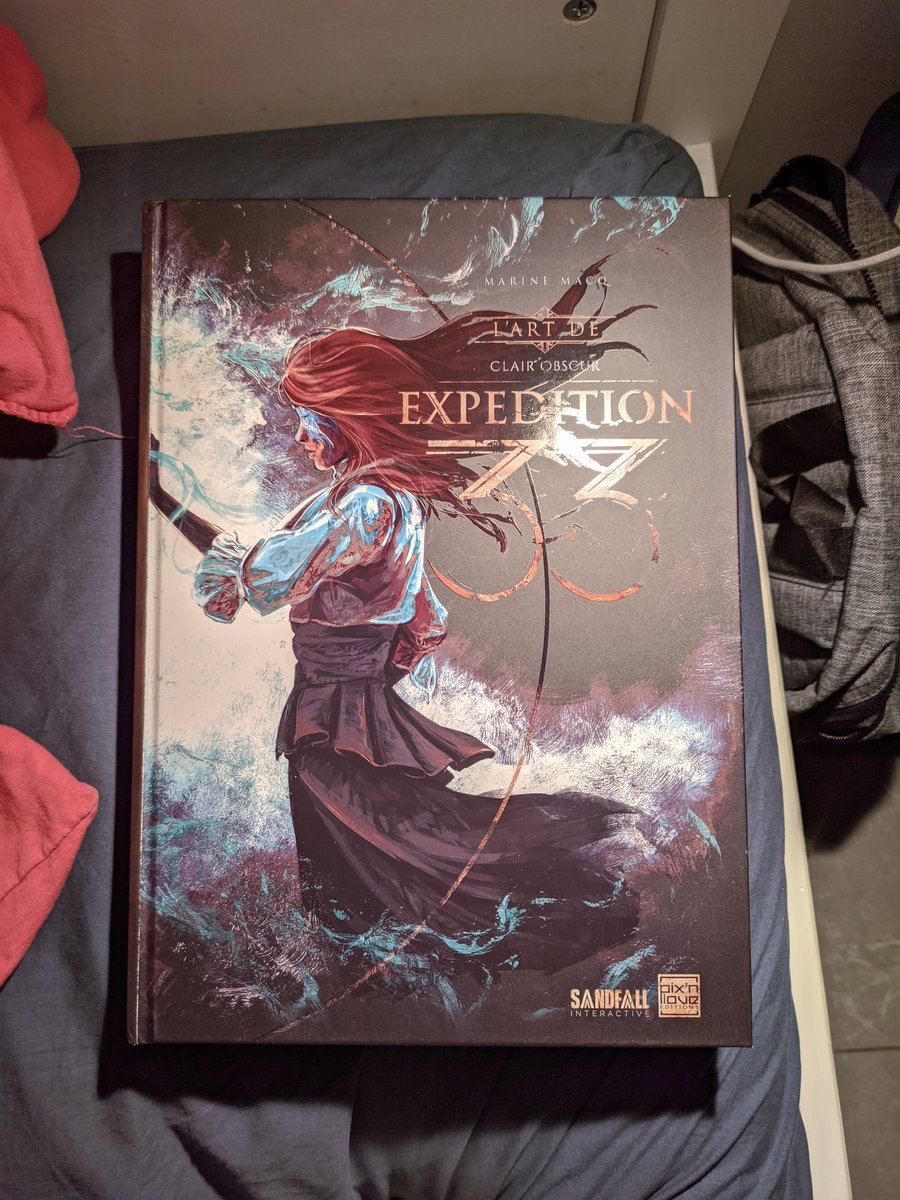 חומר קריאה לשבת 😍
נ.ב. הספר לא יצא לצערי באנגלית כך שאני קוראת בשפת המקור, בצרפתית. 
מזל שאני צרפתיה 😉