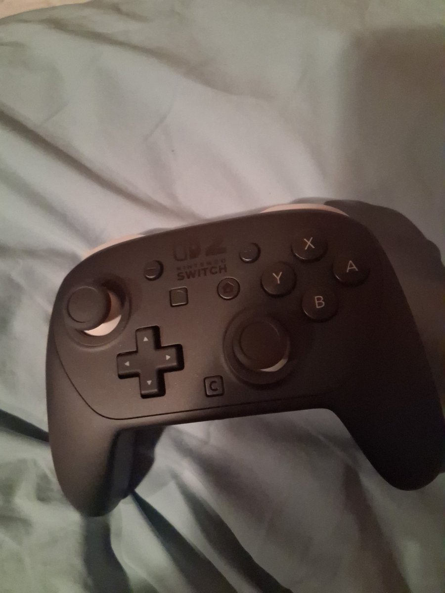 Merry christmas everyone! 😀

Got a Switch 2 procon, will definitely take some adjusting to but I'm hoping to make this my main controller